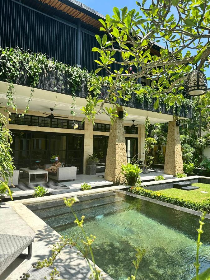 Amanputri Villa Seminyak  Exterior photo